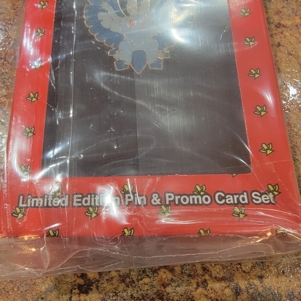 Metazoo Mothman Pin + Promo Card Set PIN CLUB NEW/SEALED!! - Picture 4 of 5